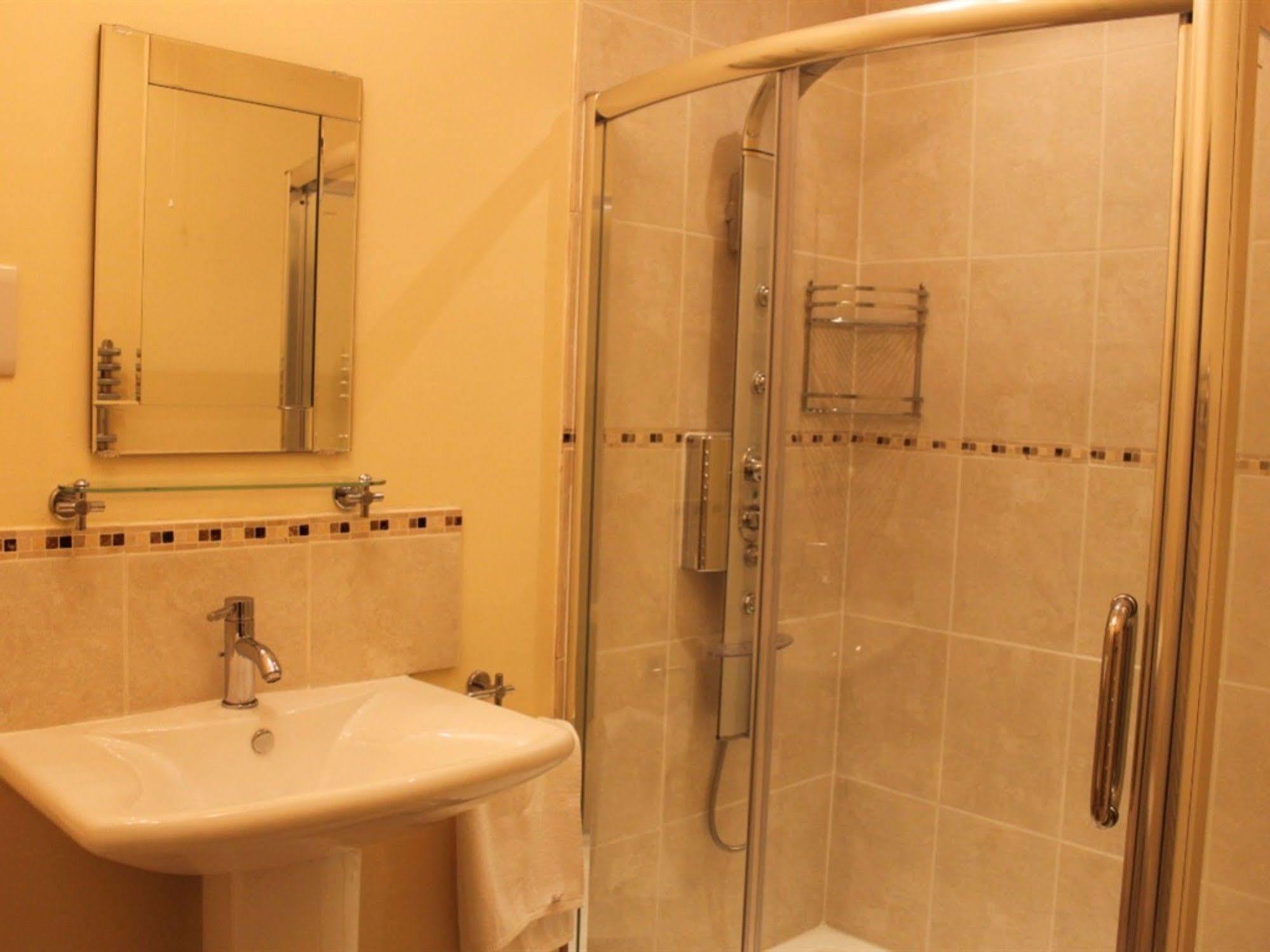Barton House Bed & Breakfast Matlock  Bagian luar foto